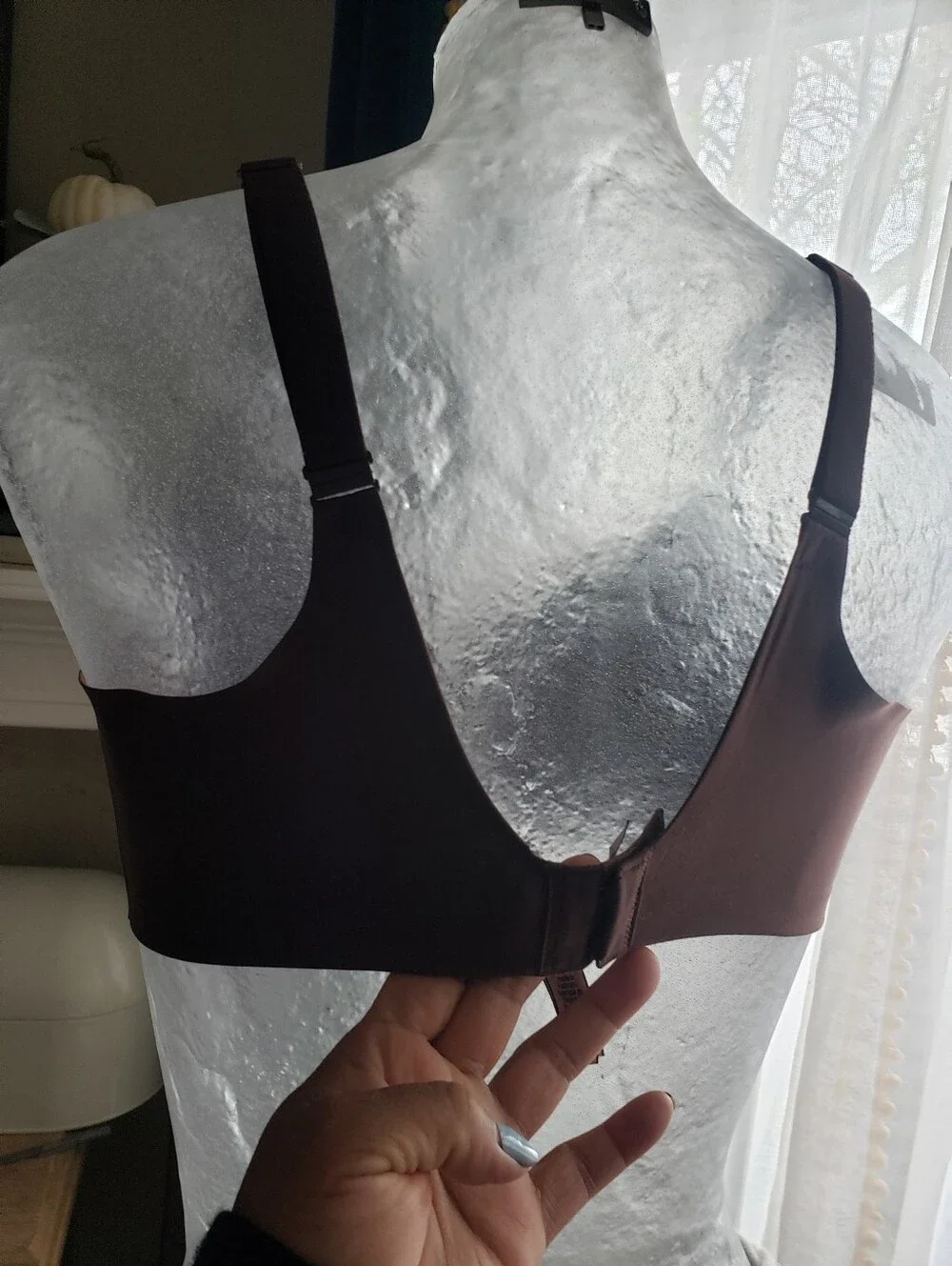 Victoria's Secret Smooth Plunge Bra - Chocolate Brown - Picture 2 of 8